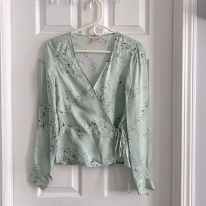 Seafoam green floral blouse - Satin Material ✨🌿🍐